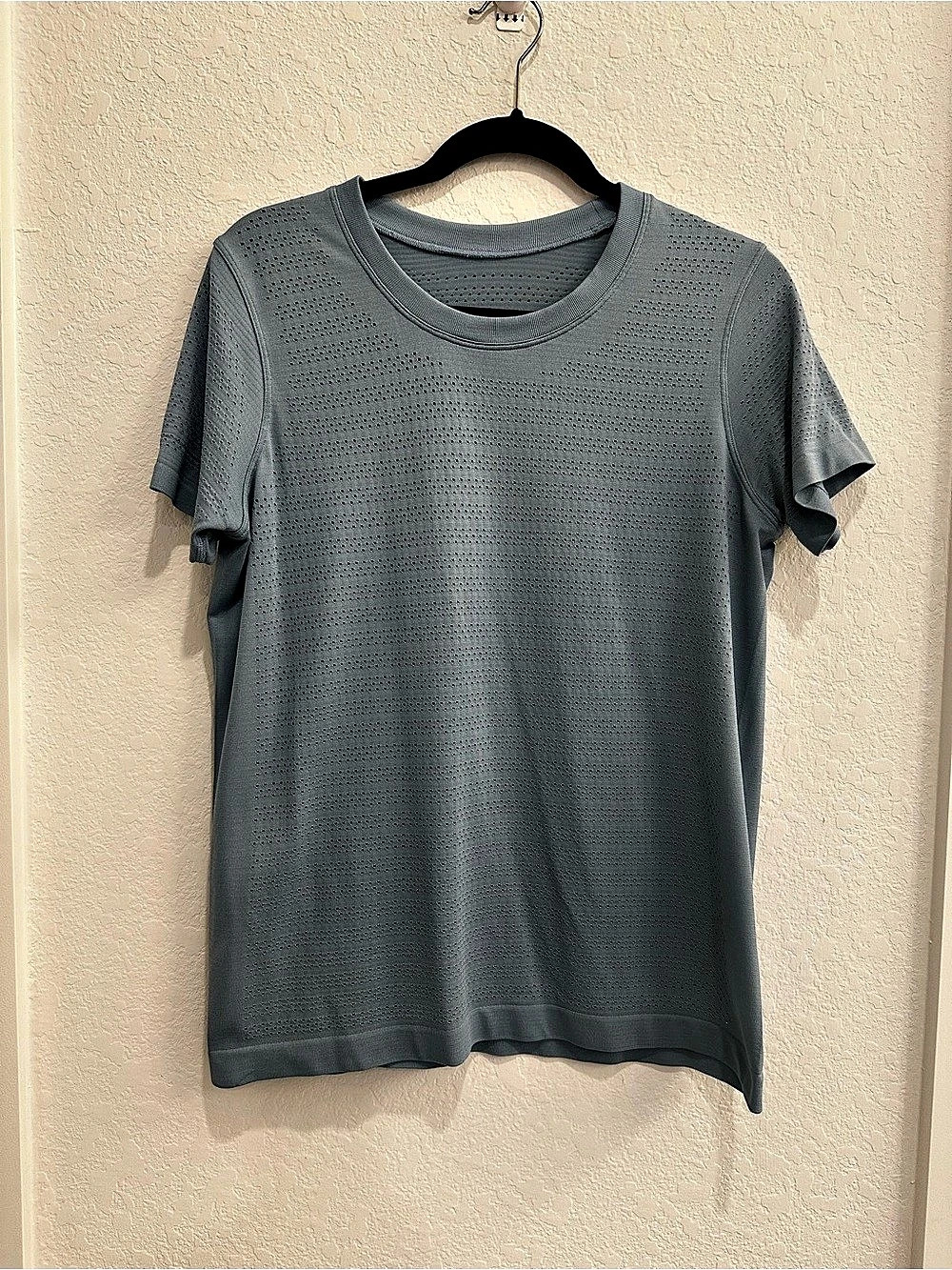 Lululemon Breeze By Short Sleeve Shirt